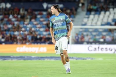 皇马5000万挖到左路铁闸！22岁A费7场全勤，<a href=/look/zuqiuzhibo/manlian/ target=_blank class=infotextkey>曼联</a>痛失瑰宝？