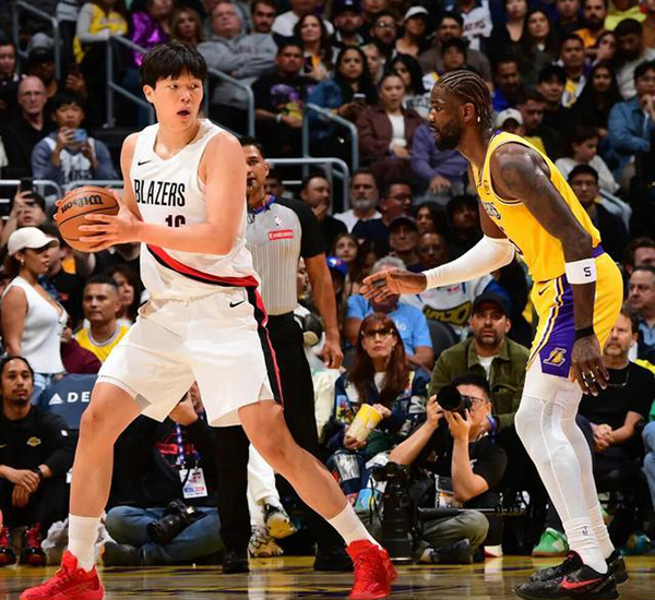 开拓者湖人赛后:斯普利特谈杨瀚森困境